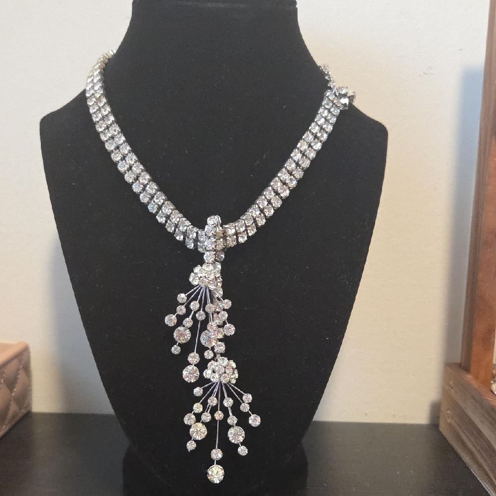 [Marvella] Women's Silver Crystal Cascade Necklace